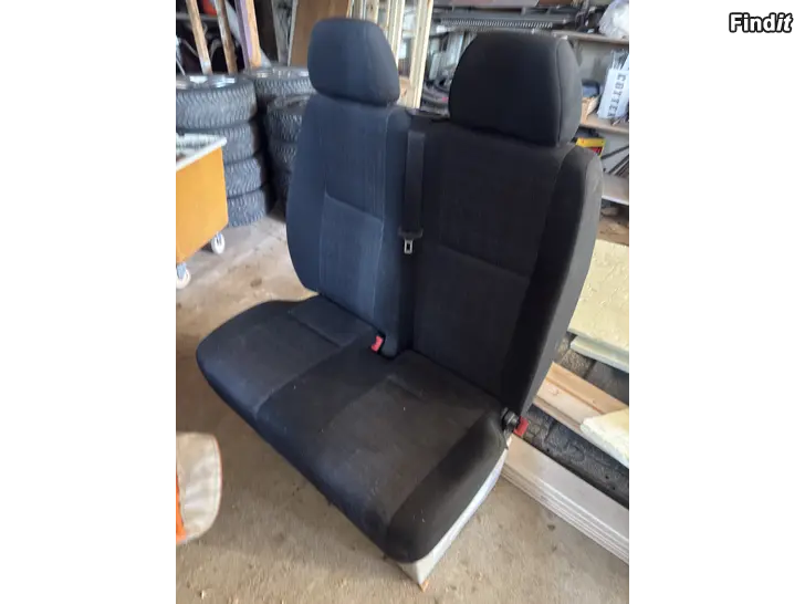 Säljes Mercedes Sprinter w906 dubbelsäte med fot
