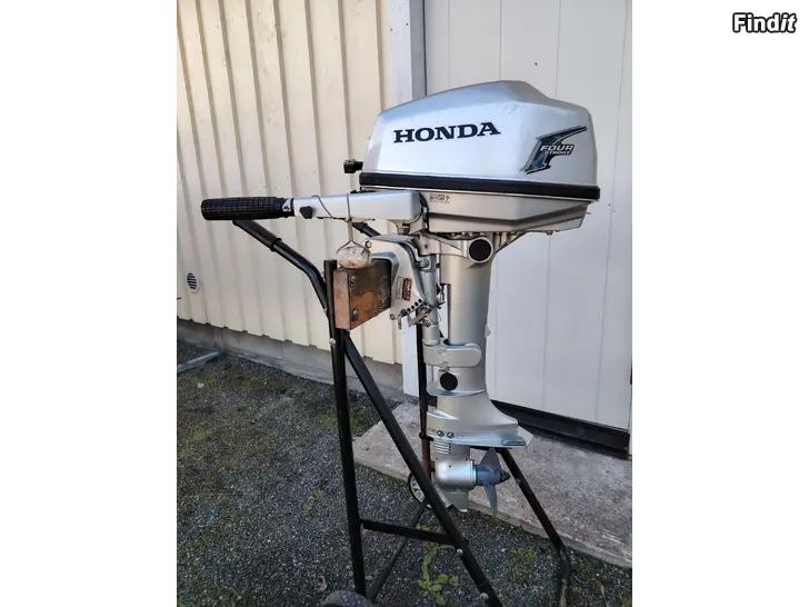 Myydään HONDA  BF 5A     MERCURY  F4