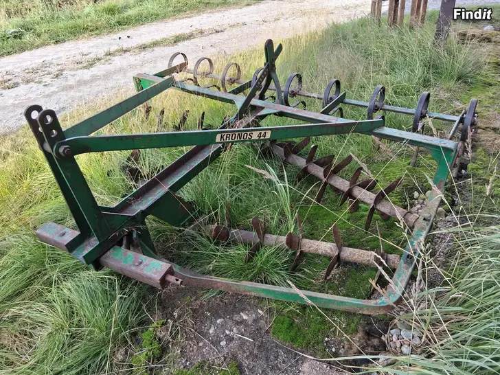 Säljes Kronos 44 med S-pinne efterharv
