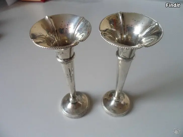 Myydään Hopeiset kynttilänjalat 1920-luvulta