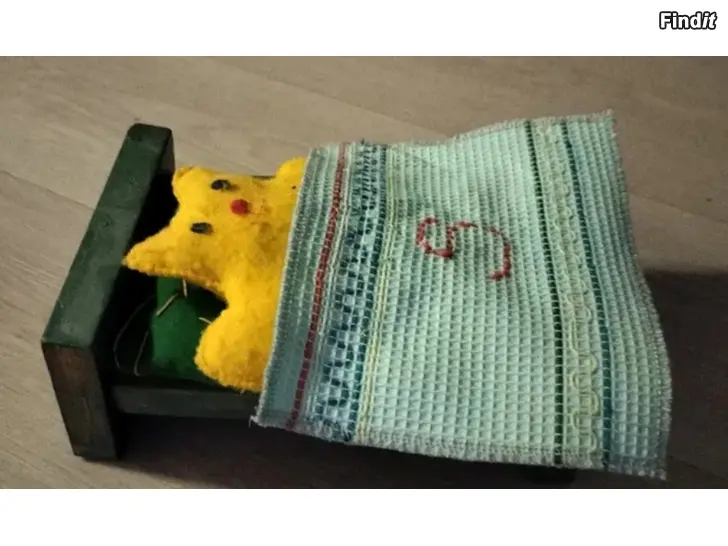 Myydään Kissa pikku kuu