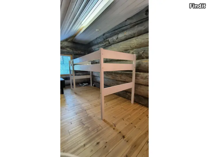 Säljes Halvhög högsäng