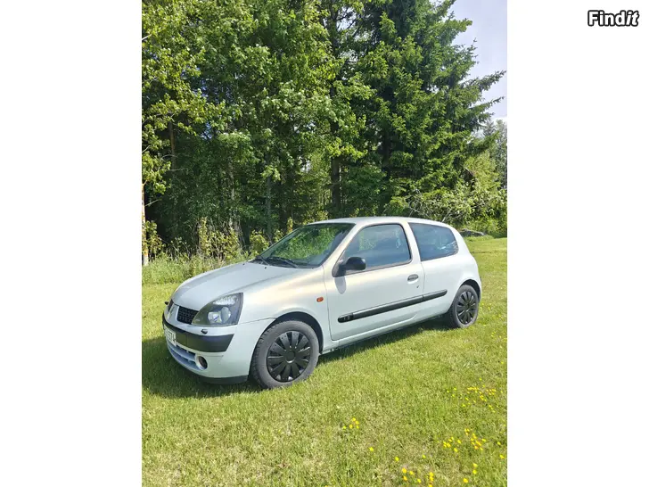 Myydään Nybesiktad clio med endast 150tkm på mätarn