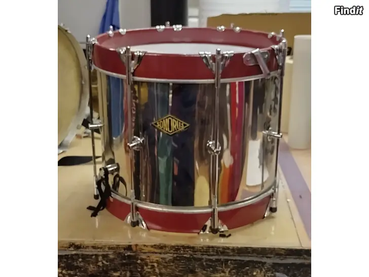 Myydään Sonor marssirumpu