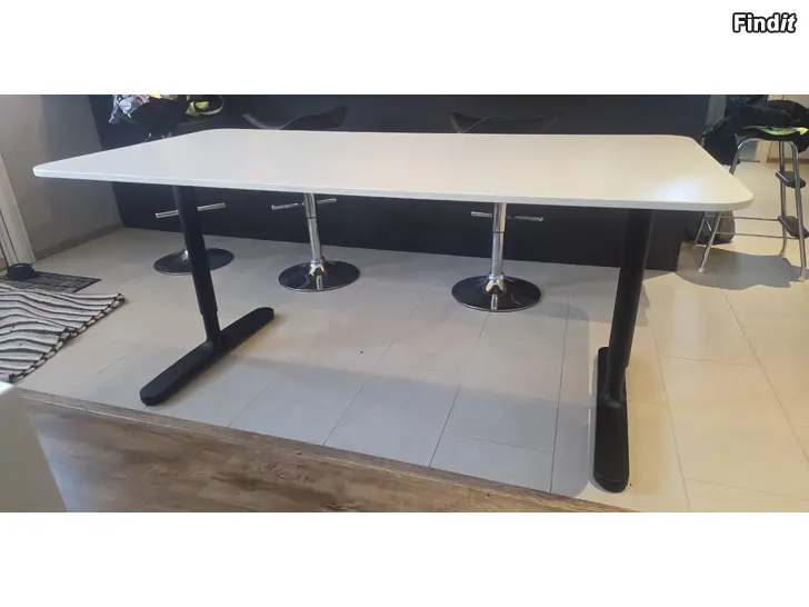 Säljes Ikea Bekant 160x80cm skrivbord