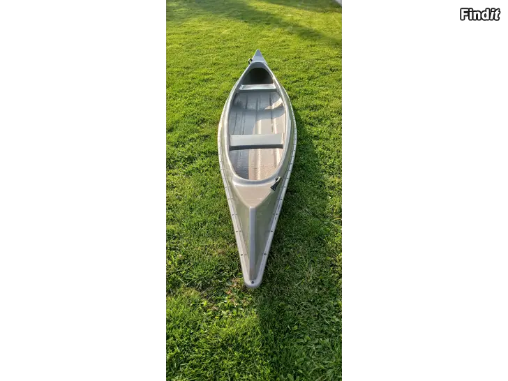 Myydään UUSI kanootti