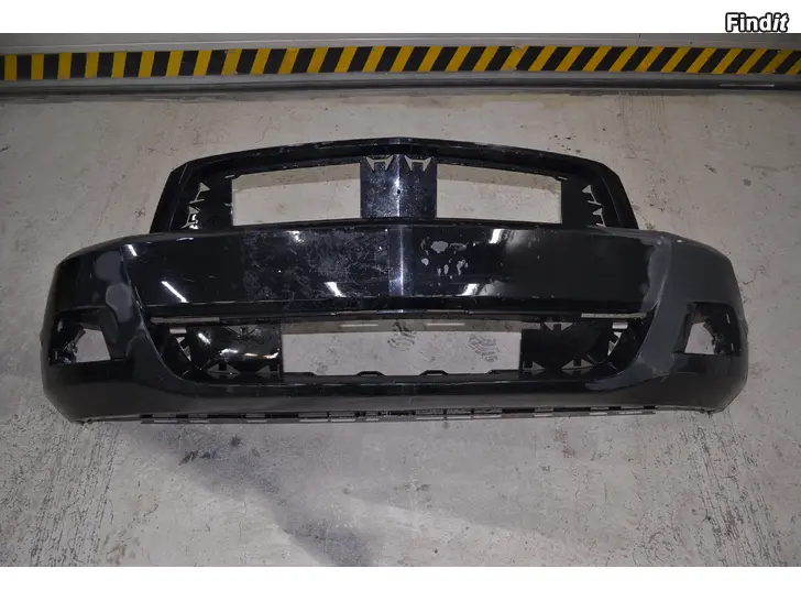 Säljes Ford Mustang 10-12 etupuskuri FDRAR3317C831A