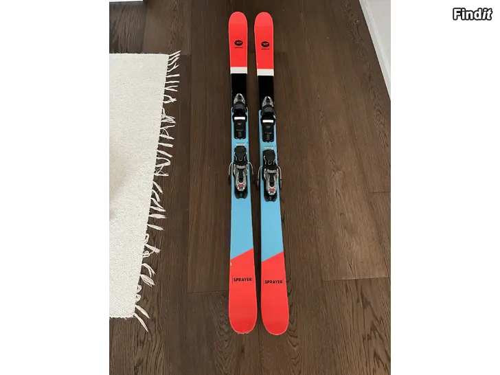 Säljes Twintip slalomskidor