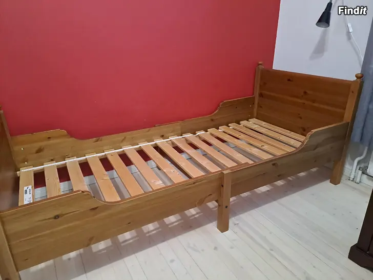 Myydään Lastenhuoneen kalusteet