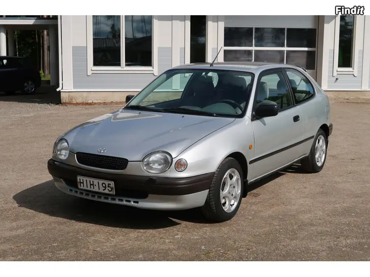Myydään TOYOTA COROLLA 1.3 3-OV HB LINEA VEGA 211500km