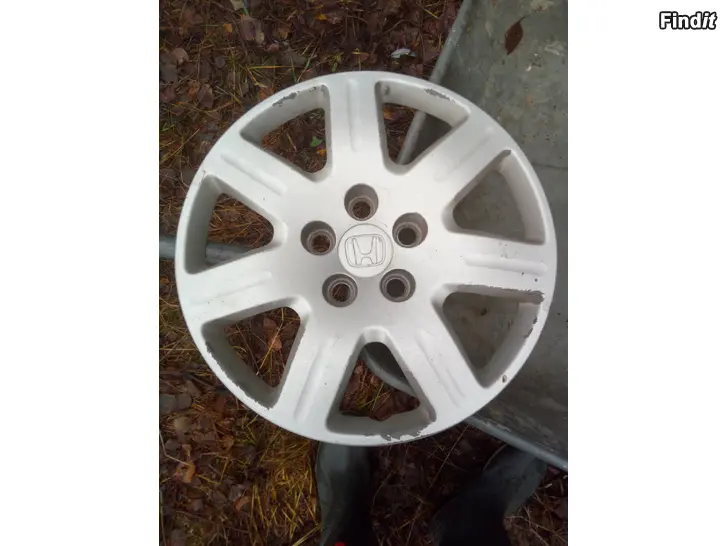 Myydään Honda pölykapselit 16