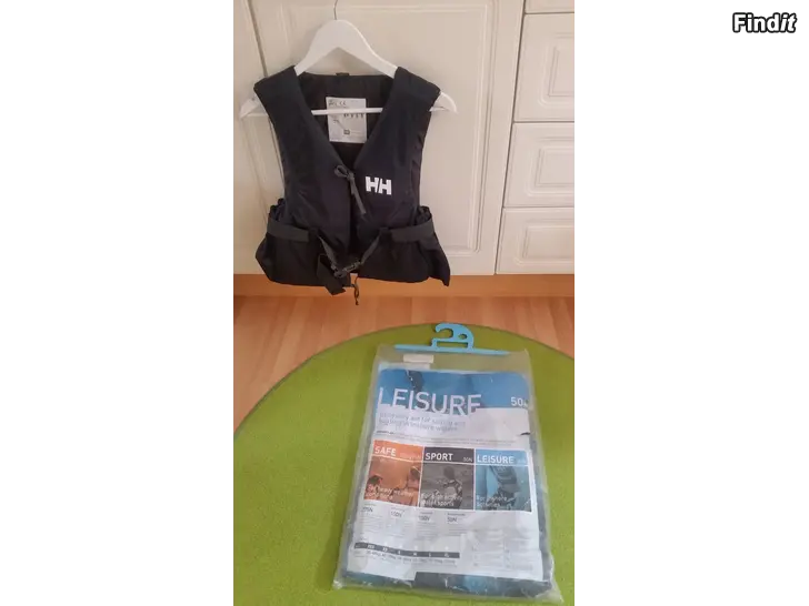 Myydään HH kelluntaliivi musta 50-60kg  50N  -hinta 25e
