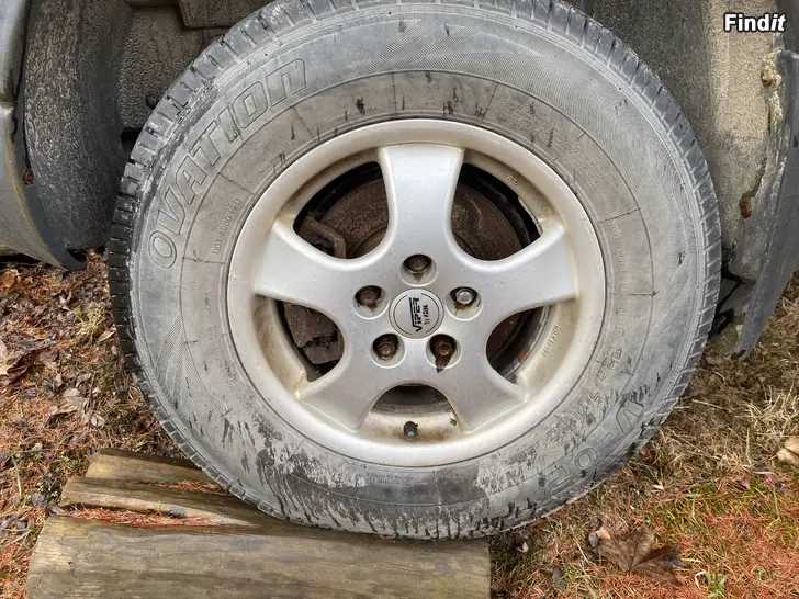 Myydään Land Rover