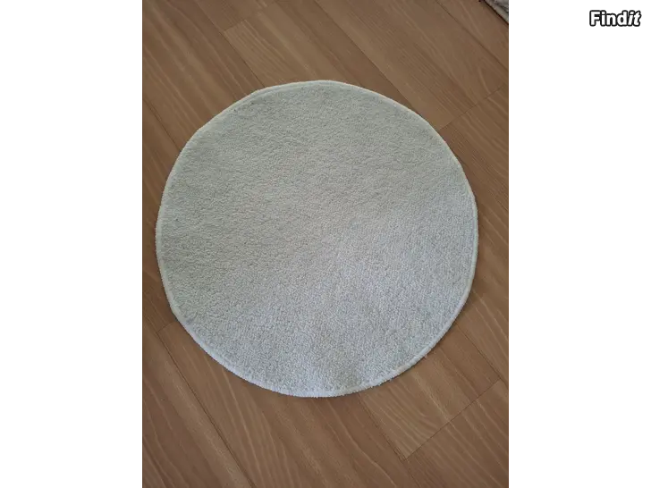 Säljes Säljes 2 mattor,liten tavla o ljusstake som paket