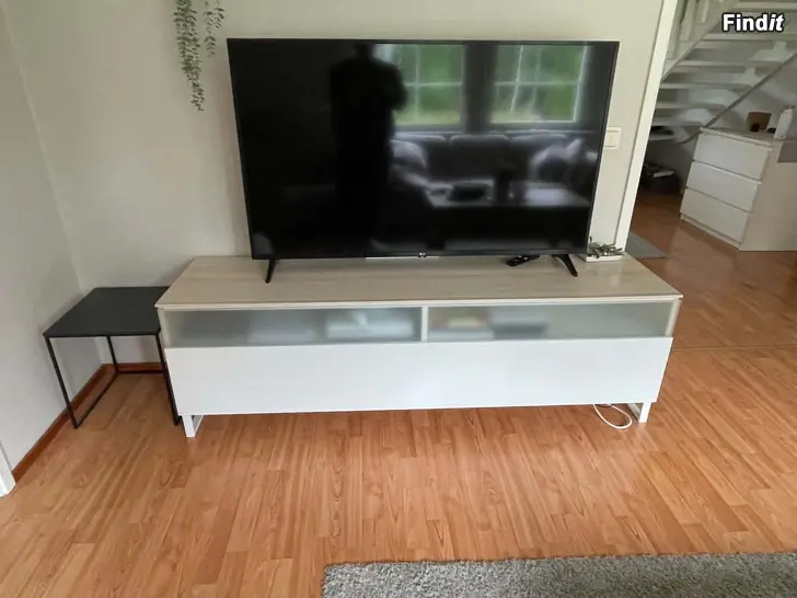 Myydään TV Bord
