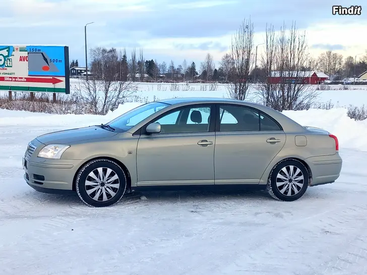 Säljes Toyota Avensis 1.6 VVT-i Linea Terra 4-ov.MM 2005 Edition