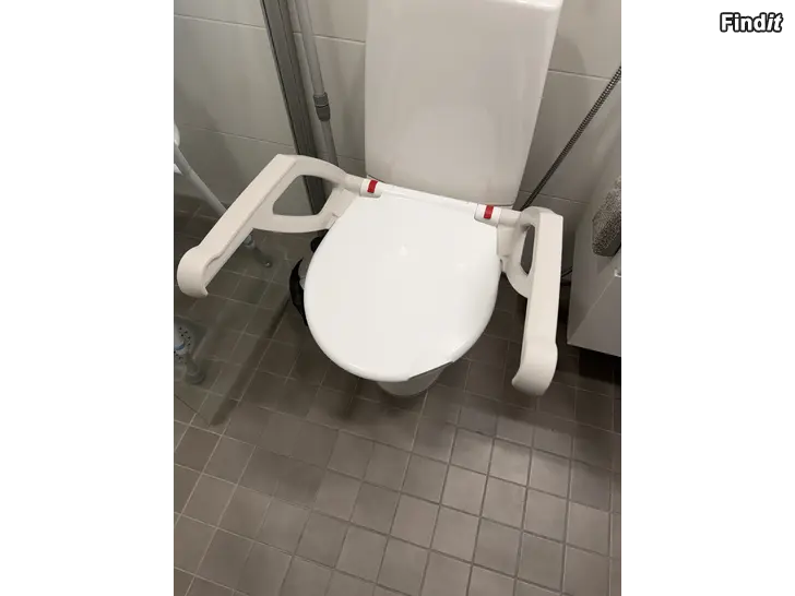 Säljes Aquatec WC-förhöjningsring med armstöd