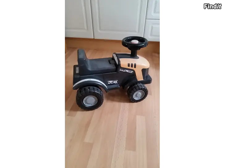Säljes JCB päältä ajettava traktori -hinta 12e