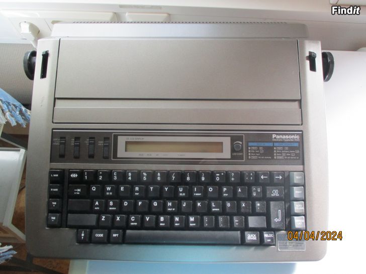 Säljes Panasonic el-skrivmaskin i gott, fungerande skick