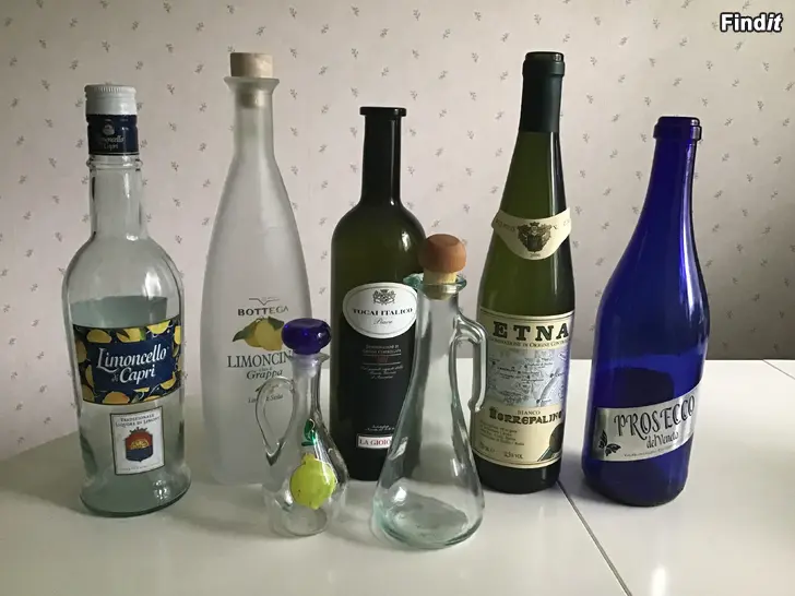 Säljes Italienska glasflaskor, stora, medelstor och liten
