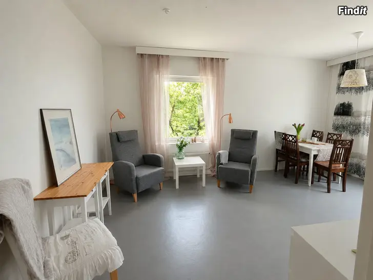 Vuokrataan Ljus tvåa i höghus