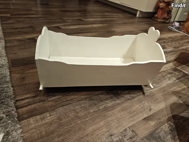 Myydään NYTILLVERKADE DOCKVAGGOR