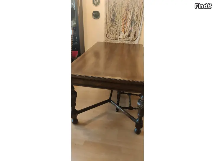 Säljes Stadigt bord med 6 stolar