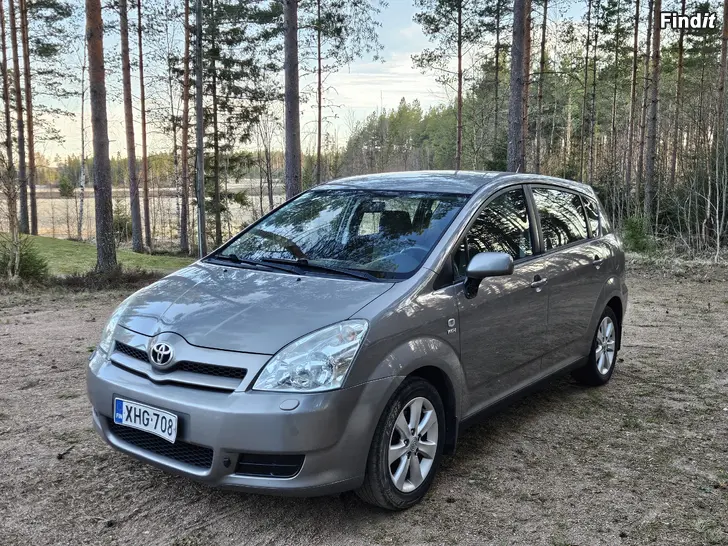 Myydään Toyota Corolla Verso 1,6 2005