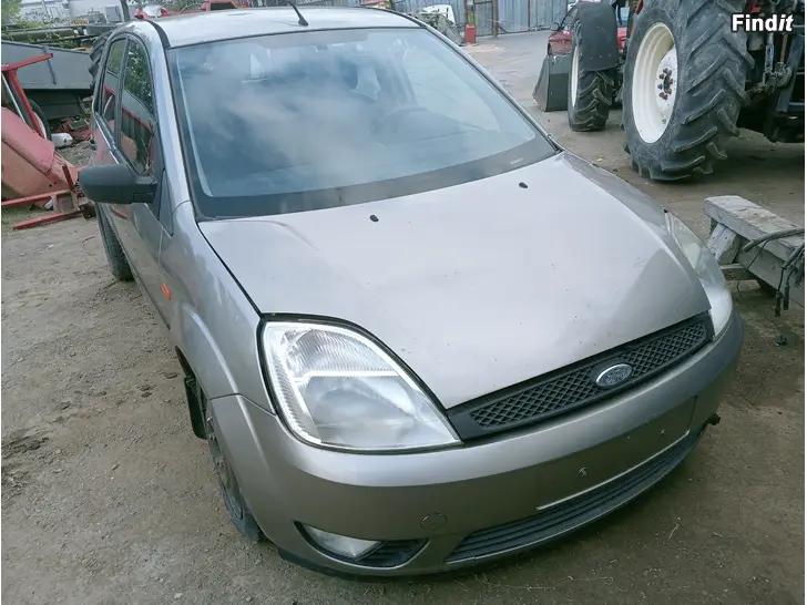 Myydään Ford Fiesta 1,4 manuaali 2003 varaosina
