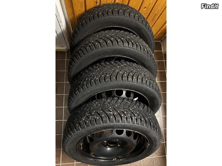 Myydään Nastarenkaat vanteilla 165/60/15