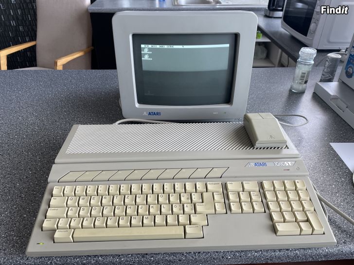 Myydään ATARI 1040ST computer 1989
