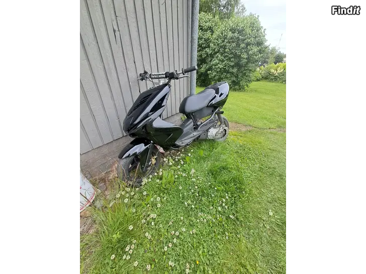 Säljes Säljer en yamaha aerox
