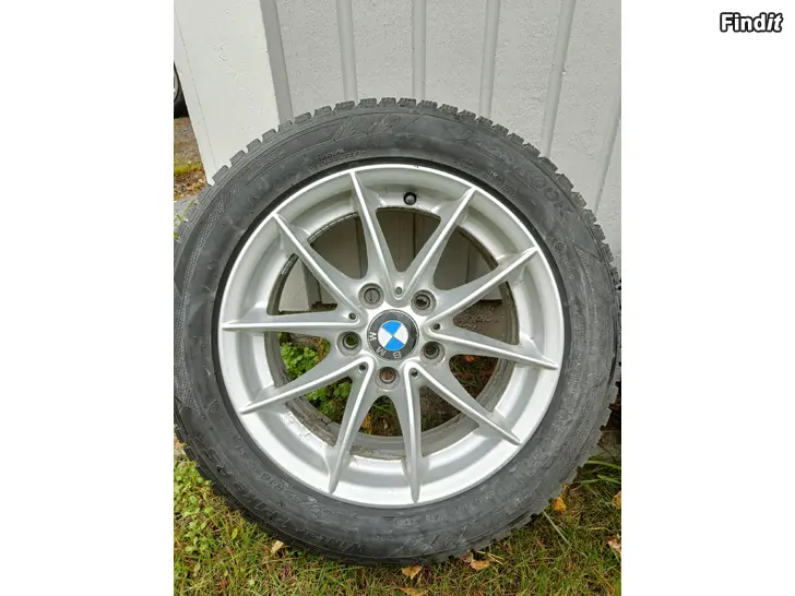 Säljes Bmw 5x120 16 fälgar med vinterdäck