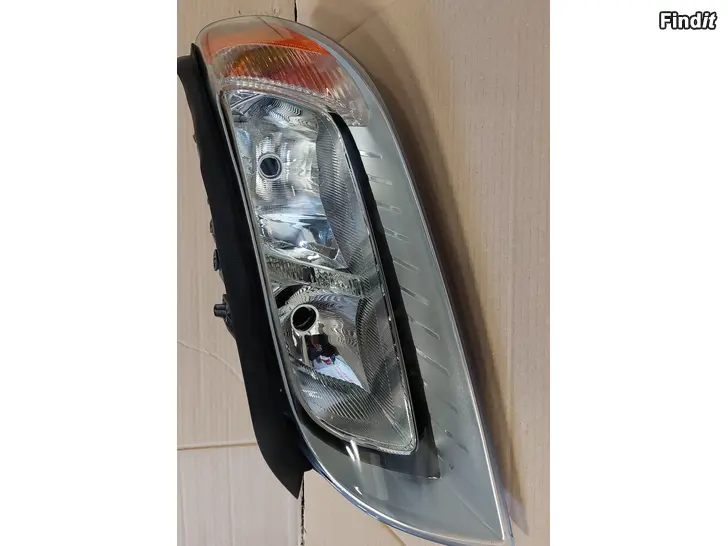 Myydään Volvo v70 mk3 ajovaloumpiot
