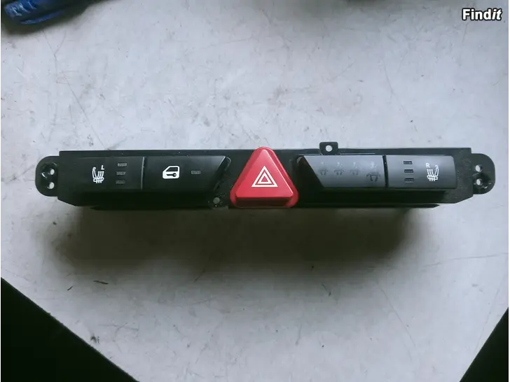 Myydään Kia Ceed 2009 katkasijapaneli 93700-1H000/1H010