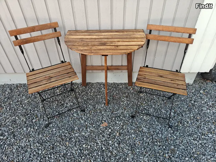 Myydään Cafeset bord + 2 stolar