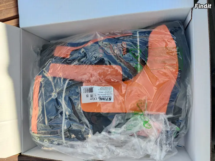 Myydään Stihl metsurin saappaat