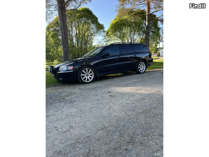 Myydään Volvo V70 D5 AWD Nybesiktad
