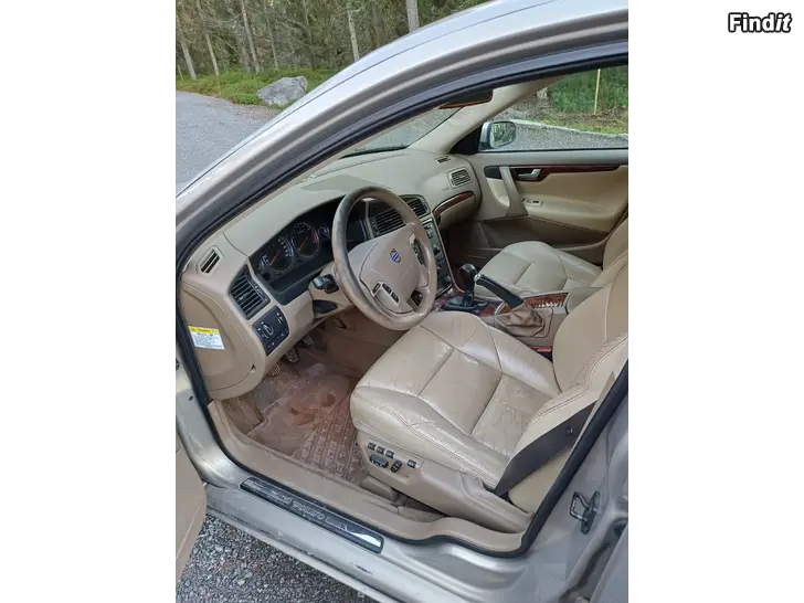 Säljes Volvo V70
