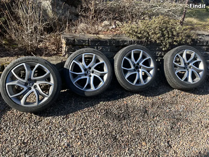 Säljes Minerva 19 lågprofil sommardäck på Citroen C5 Adriatique fälgar