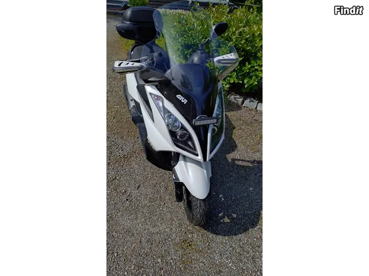 Säljes Kymco Downtown 300