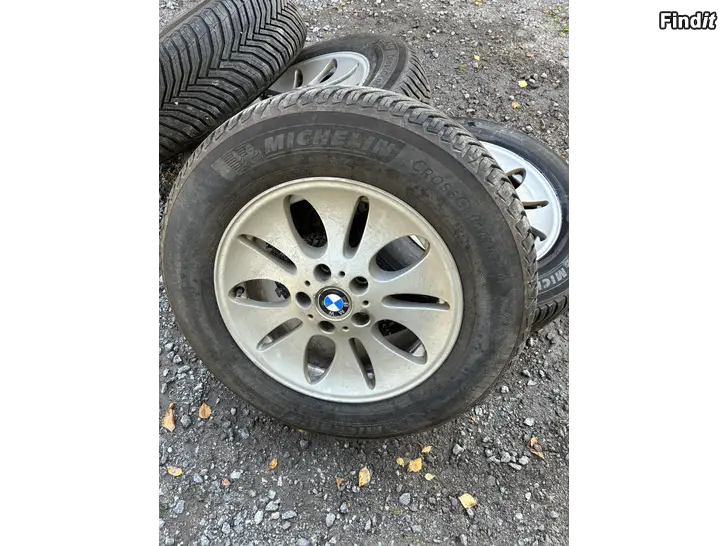 Myydään 235/65-17 uudenveroiset kesärenkaat bmw alu vanteilla