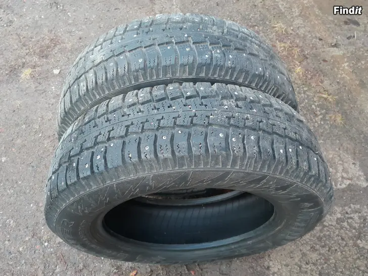 Säljes Pirelli 185/65 15 dubbdäck