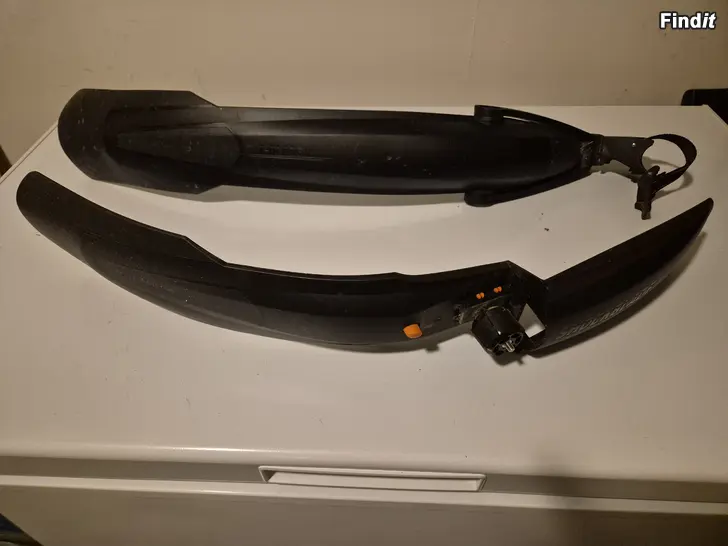 Myydään Lokasuojat