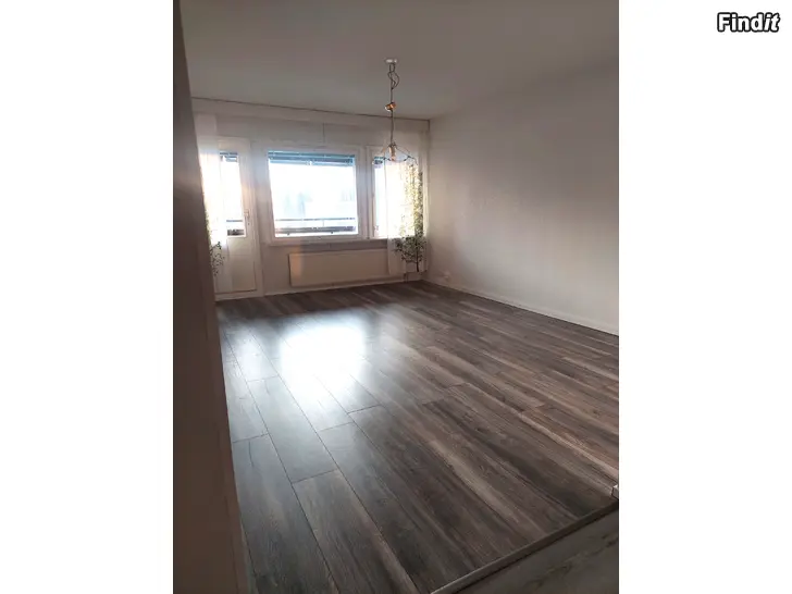 Vuokrataan Nyrenoverad lägenhet uthyres 3  r, kök, badrum 74m2, Storviken Vasa