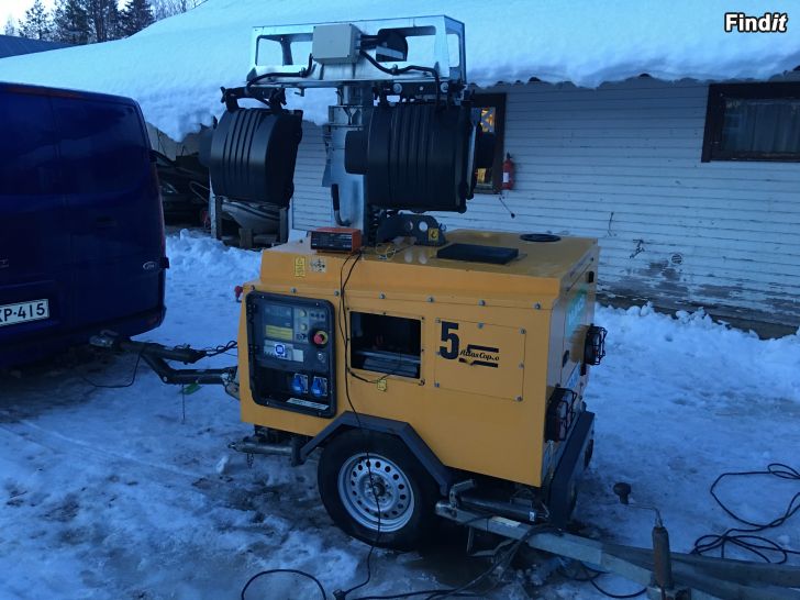 Myydään Valomasto Atlas Copco QLTH40 osina