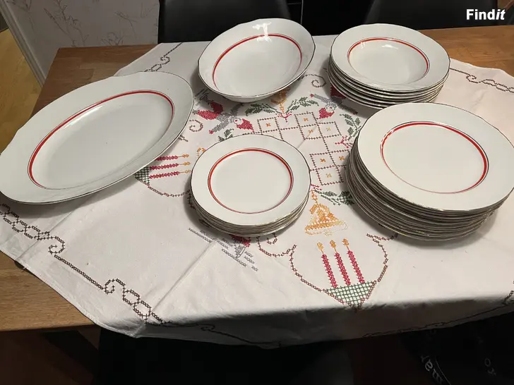 Säljes Arabia matservis i 26 delar