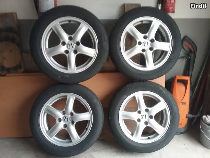 Myydään Honda accord kesärenkaat. 205/55 R 16