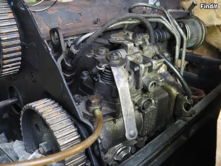 Säljes Volkswagen 1.6 D 83-86 Bosch VE jakajapumppu Bosch 0460494152 VW 068130107T