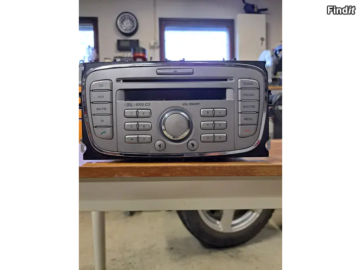 Myydään Mondeo radio -09